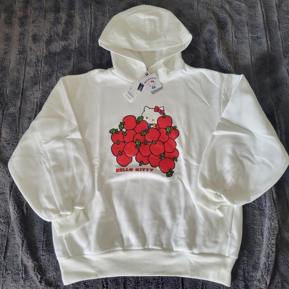 GU Japanese hello kitty hoodie in white BNWT
